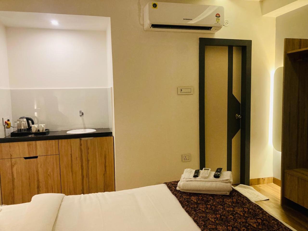 Tls- The Lavish Hotel