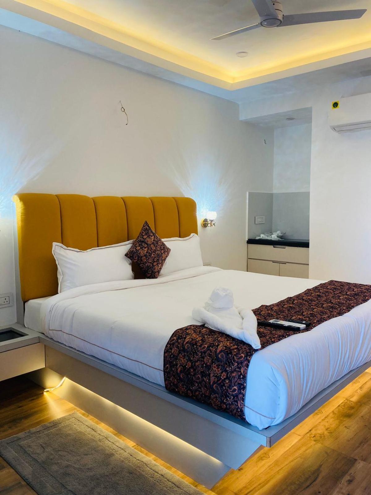 Tls- The Lavish Hotel