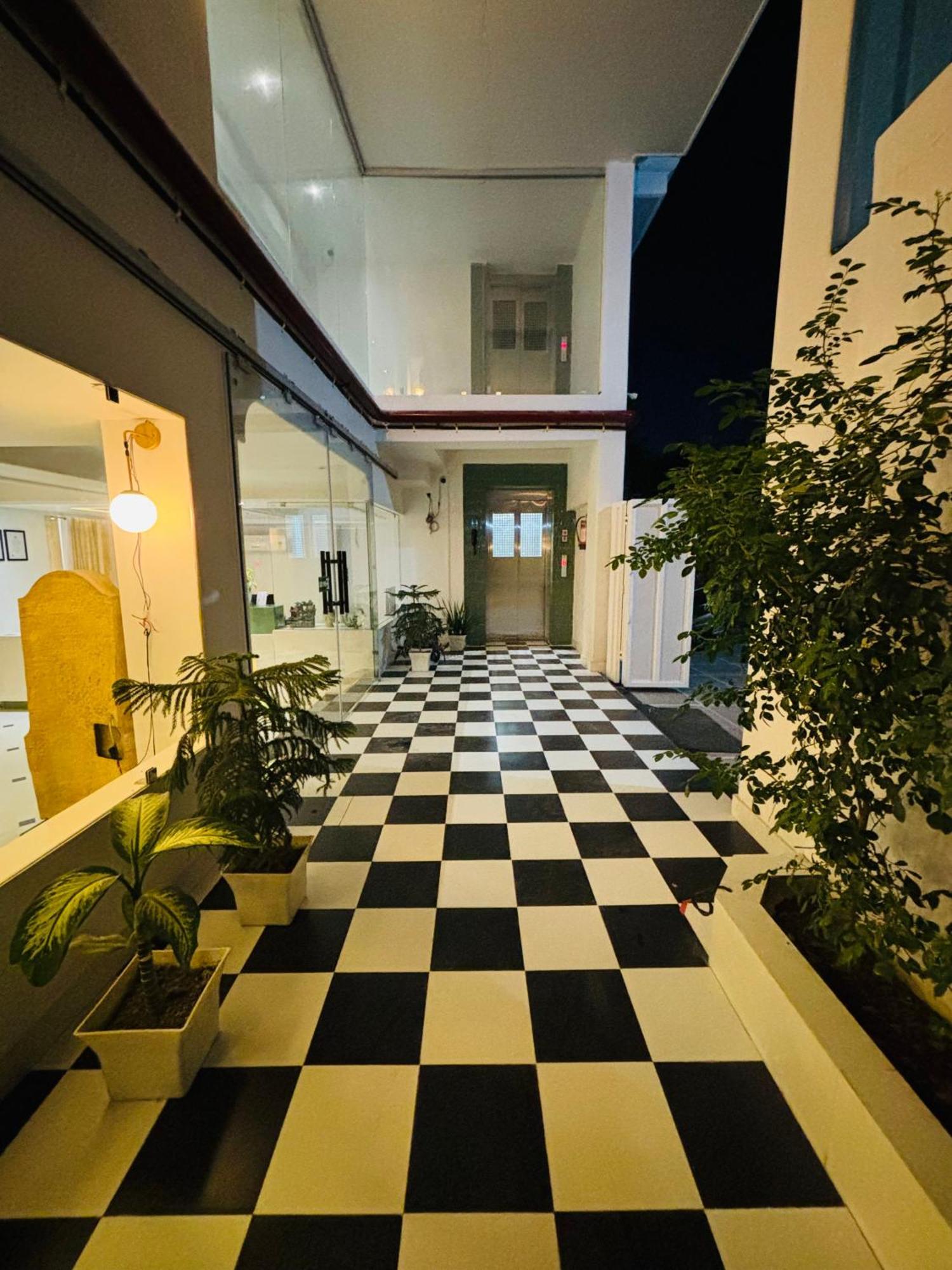 Hotel Tls- The Lavish