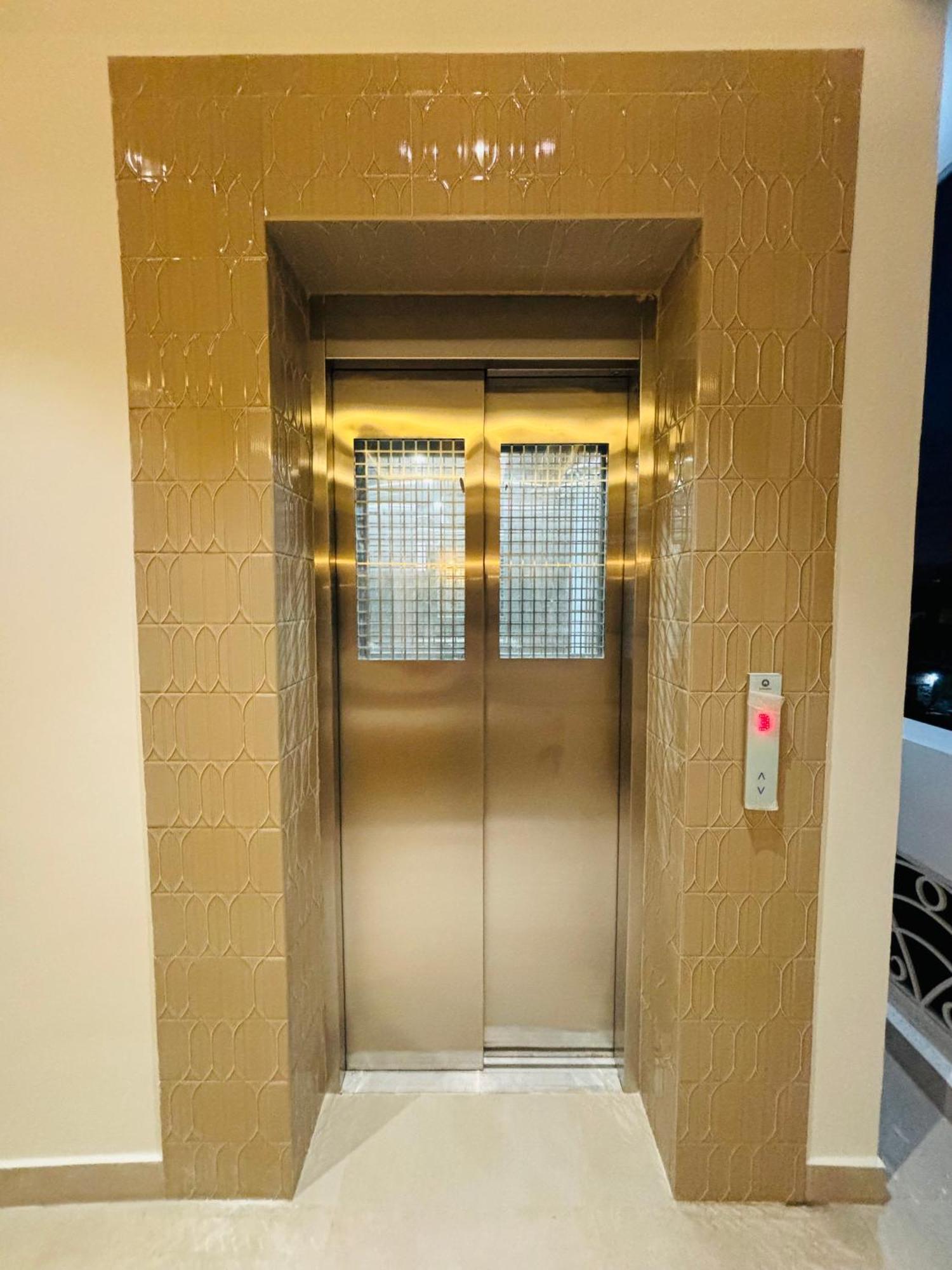 Hotel Tls- The Lavish